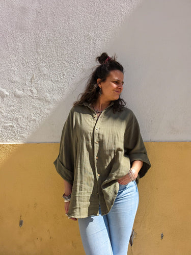 Camisa Rudra étnica unisex algodão leve verde seco oversized nó frontal tingida mão Raja Pura