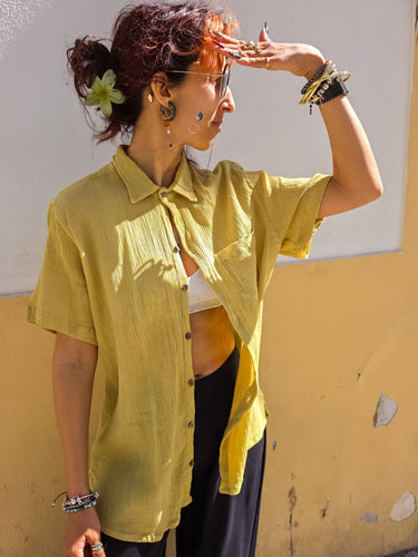 Camisa Asha étnica unisex algodão leve amarelo crinkle botões coco tingida mão Raja Pura
