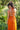 Vestido Agni maxi étnico terracota algodão natural contas douradas Raja Pura - vista retrato costas
