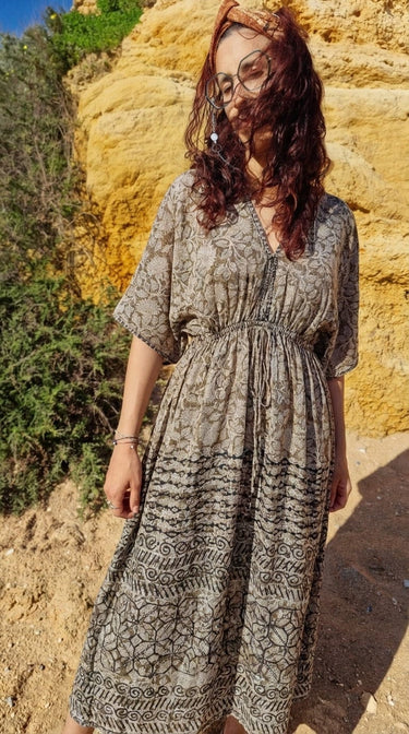 Vestido Bindu maxi étnico algodão block print tribal chevrons cintura ajustável Raja Pura