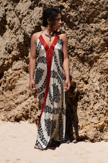 Vestido Karma 03 maxi étnico seda sari reciclado vista frente Raja Pura