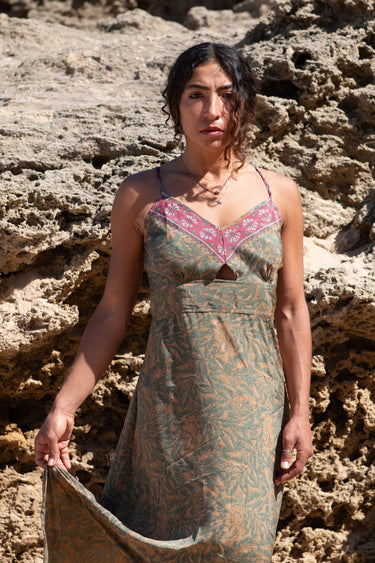 Vestido Olibano 01 maxi étnico seda sari reciclado padrão único vista frente Raja Pura