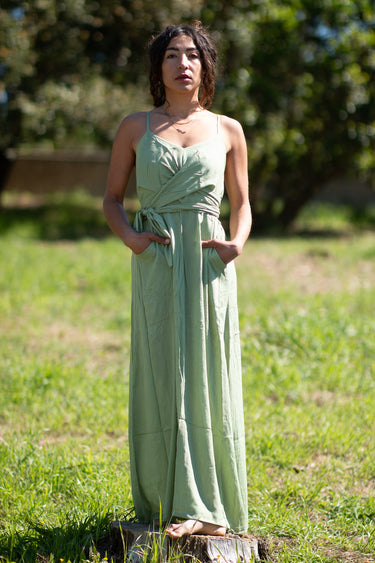 Vestido Pradera maxi étnico algodão crepe cor menta alças finas Raja Pura - vista corpo inteiro frente
