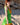 Vestido Prana maxi seda sari reciclado verde fenda lateral borlas Raja Pura - vista corpo inteiro lado