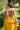 Vestido Priya maxi étnico cor amarelo algodão gola enrolada Raja Pura - vista retrato costas