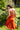 Vestido Priya maxi étnico cor terracota algodão gola enrolada Raja Pura - vista retrato costas
