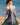 Vestido Shira curto seda sari reciclado azul acinzentado faixa branca alças finas saia fluída Raja Pura - vista retrato frente