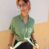 Camisa Asha étnica unisex algodão leve verde claro crinkle botões coco tingida mão Raja Pura