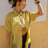 Camisa Asha étnica unisex algodão leve amarelo crinkle botões coco tingida mão Raja Pura