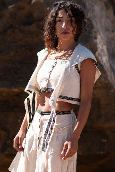 Colete Inca étnico algodão branco capuz fitas cruzadas tribal chevron Raja Pura - vista lado