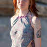 Top Vega crop halter seda sari reciclado roxo e menta padrão geométrico tribal reflexos metálicos prata Raja Pura - vista retrato frente