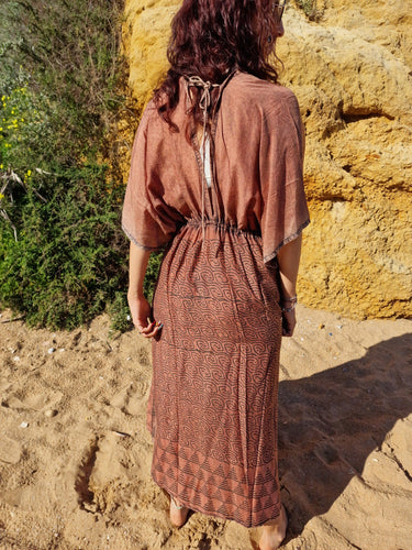Vestido Bindu maxi étnico algodão block print tribal chevrons cintura ajustável Raja Pura