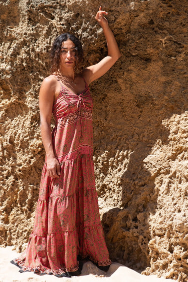 Vestido Frill 02 vista completa maxi vestido seda sari reciclado babados Raja Pura