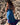 Vestido Gulabi maxi seda sari reciclado azul e roxo paisley gola franzida babados volume dramático Raja Pura - vista corpo inteiro costas