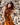 Vestido Gulabi maxi seda sari reciclado amarelo e preto paisley gola franzida babados volume dramático Raja Pura - vista retrato lado 