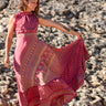 Vestido Gulabi maxi seda sari reciclado rosa paisley gola franzida babados volume dramático Raja Pura - vista corpo inteiro frente 