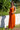 Vestido Pradera maxi étnico algodão crepe cor terracota alças finas Raja Pura - vista corpo inteiro 3/4