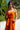 Vestido Pradera maxi étnico algodão crepe cor terracota alças finas Raja Pura - vista retrato frente