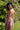 Vestido Priya maxi étnico padrão leopardo algodão gola enrolada Raja Pura - vista retrato lado